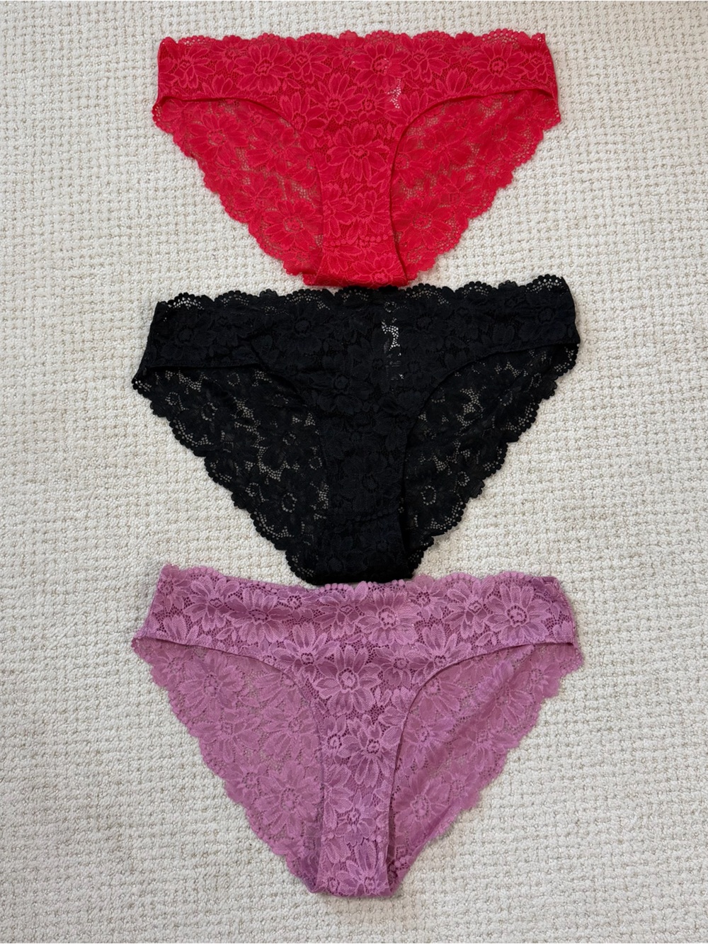 Old Navy Mid-Rise Lace Bikini Panty Trio - Mauve, Black, Red